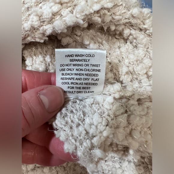 PINK ROSE Beige boucle cowl neck sweater size L. - Picture 11 of 13